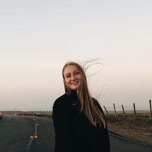 Meet your Posher, Ella